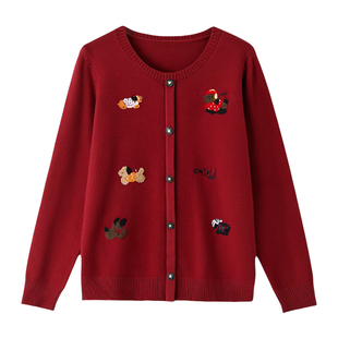 采多宝大码女装圆领卡通小狗绣花毛织胖mm修身显瘦减龄红色上衣