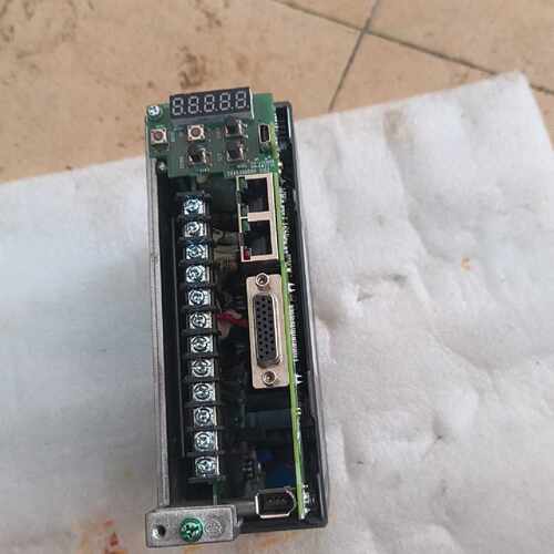 台达ASD-B3-0121-E上胶盖没有了其余配件齐全当配件