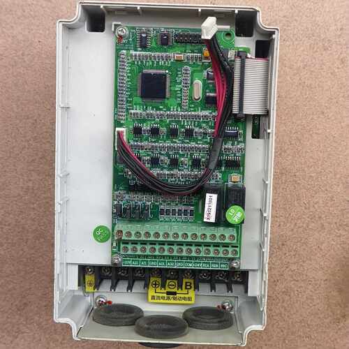 【请询价】变频器NVF2G-2.2/TS4 2.2KW