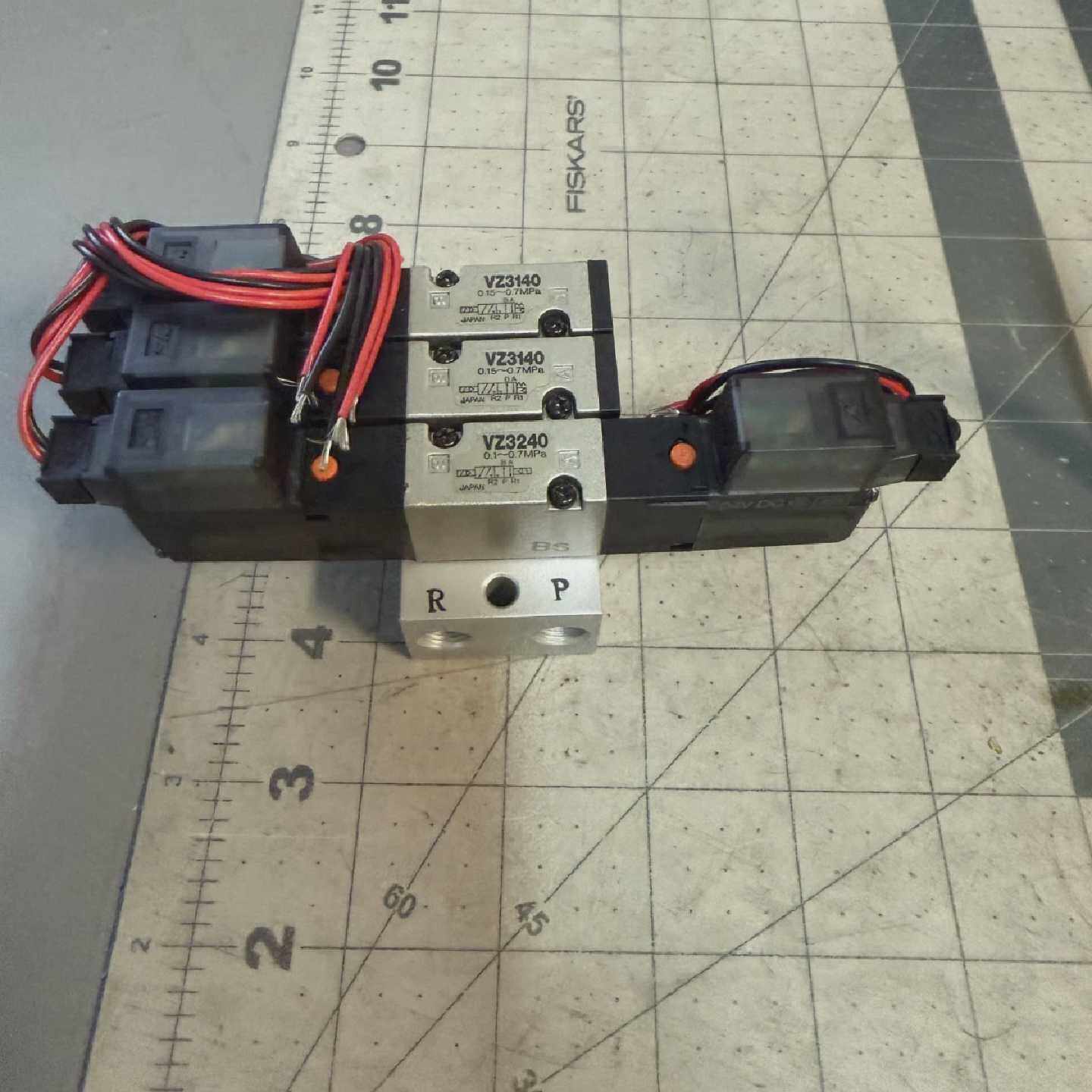 全新SMC歧管带螺线管VV5Z3X489GVL3250