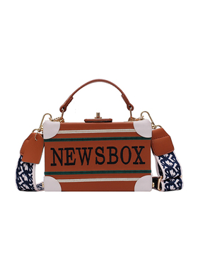 森度家居衣帽架秋冬毛绒包包轻奢小众小方包软装单品手提包新款