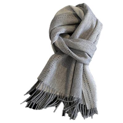 灰色羊毛围巾今年流行羊绒围脖冬