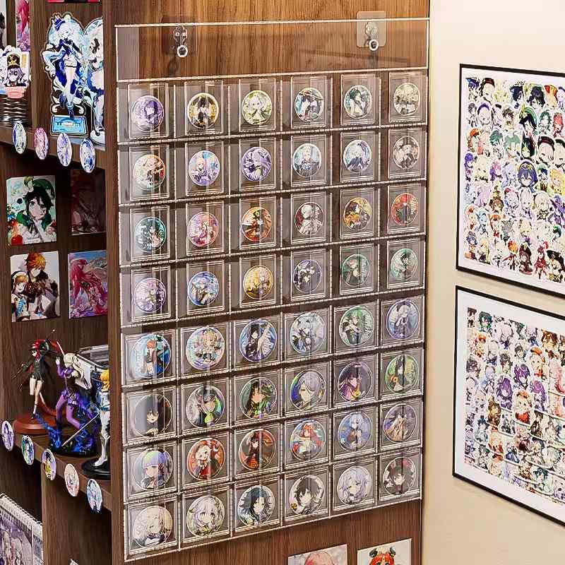 谷子展示架挂墙防尘分格谷美吧唧收藏盒胸章徽章挂件卡砖收纳挂袋