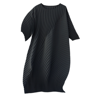 褶皱连衣裙女装气质减龄大码宽松显瘦遮肚子初夏穿搭2025新款春夏