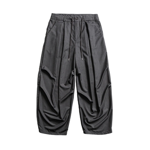 男士灰色褶皱弯刀西裤男高级感痞帅2026新款春季男裤大码西服裤子