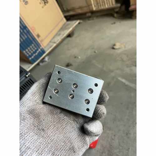 议价THK滚柱滑台VRU3080M一个，看得见的成色，私聊