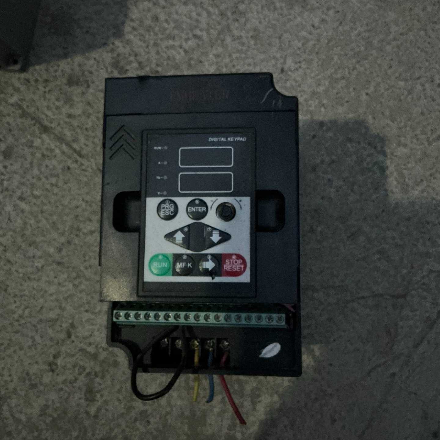 议价-易盟一特变频器2.2KW 3.7KW EM10-G3-2