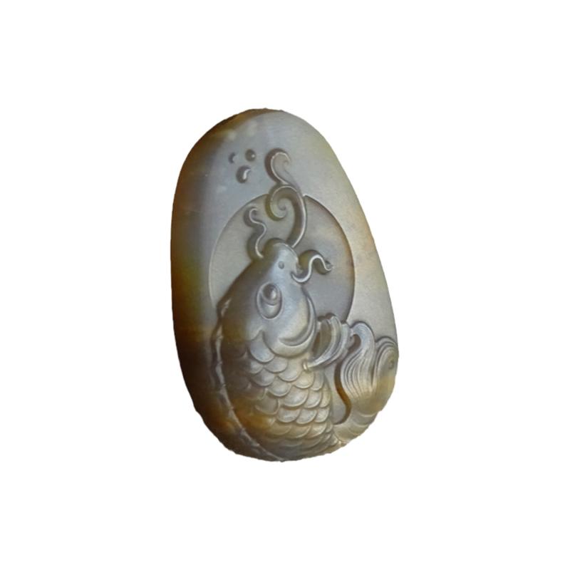 缅甸树化石雕刻方牌年年有余吊坠