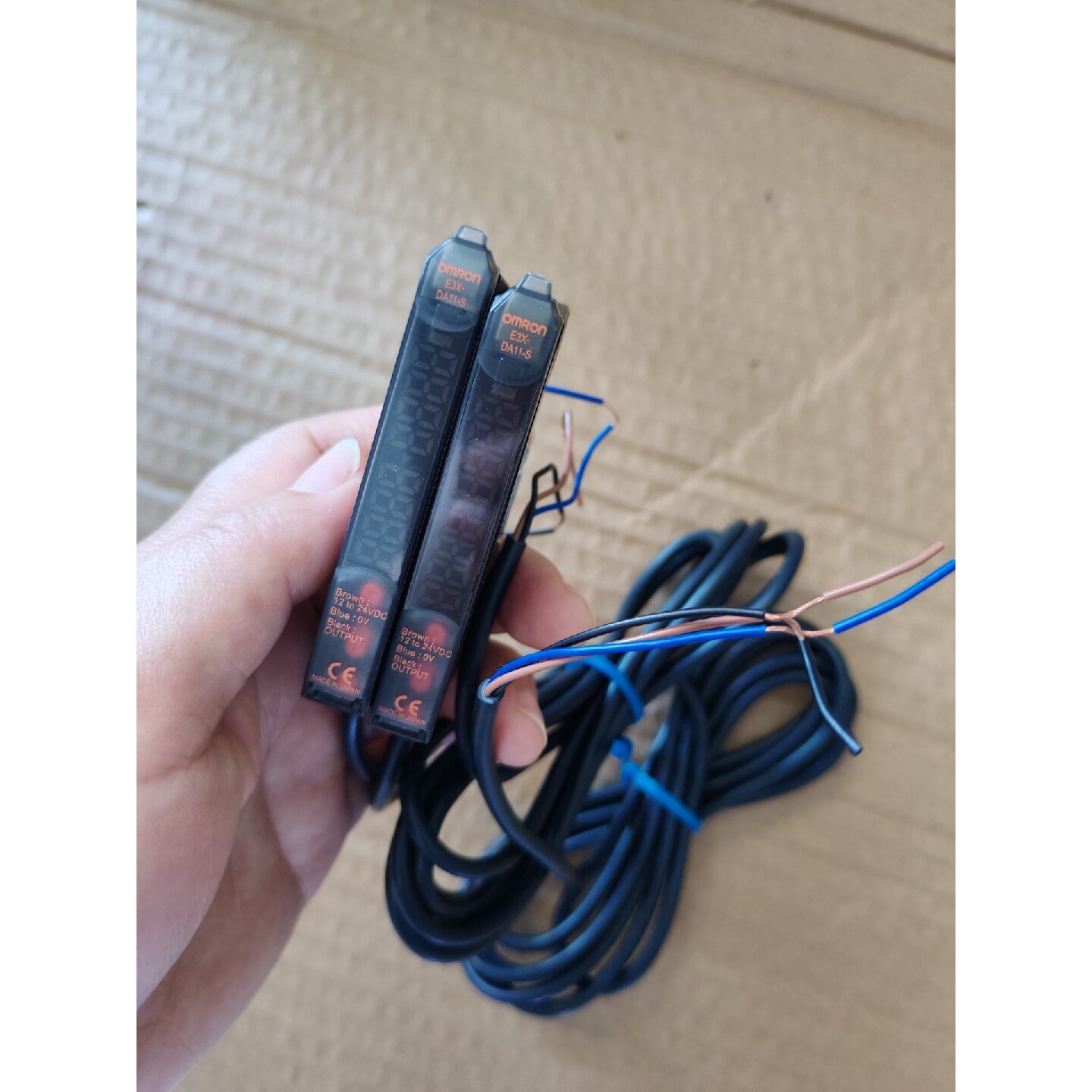 议价欧姆龙OMRON E3X-DA11-S光纤放大器，工程剩余，