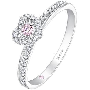 周大福「心爱」粉色调钻石戒指18金结婚求婚钻戒女