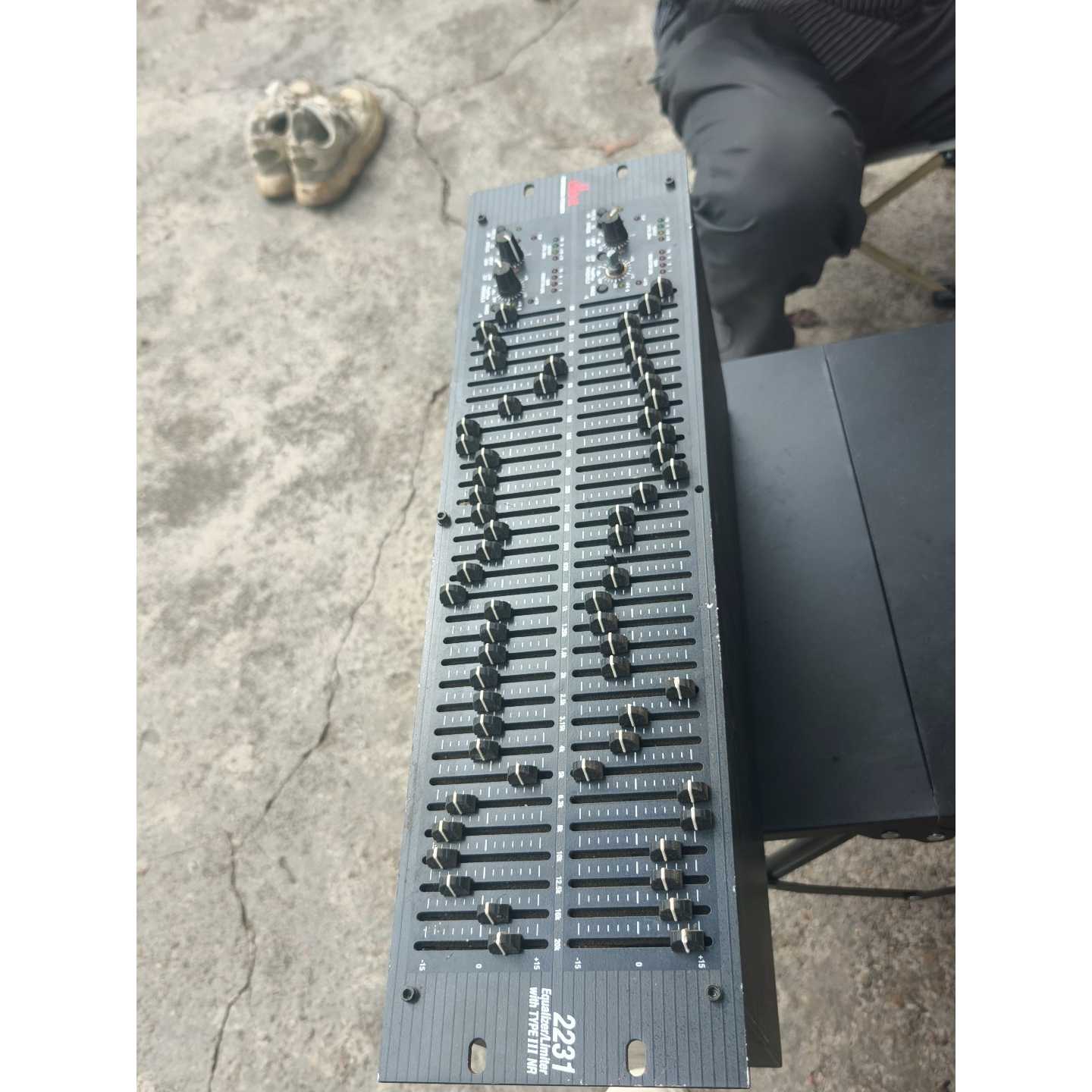 原装正品dbx2231均衡器1000一台到付议价