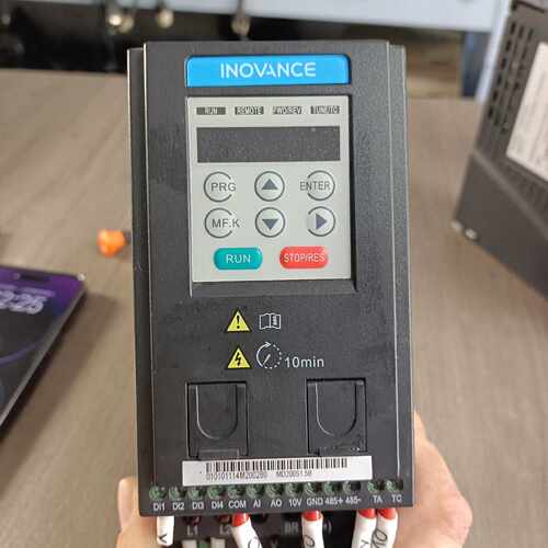 询价-汇川1.5千瓦变蘋器型号MD200S1.5B一台成色如图-可维修