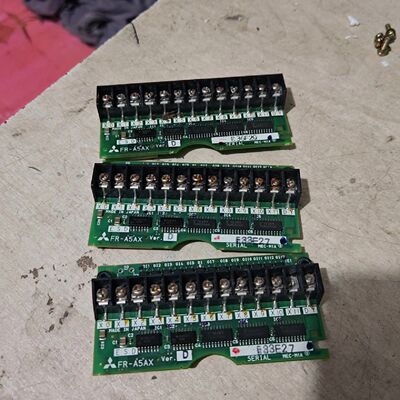 议价变频器A5207.5K变频器拆下PG卡FRA5A维修