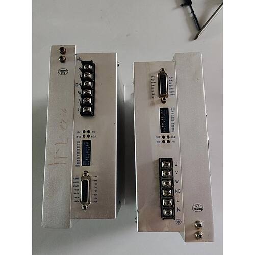 询价下单设备上拆下来的三相步进驱动器，型号DV3722B，支持AC1