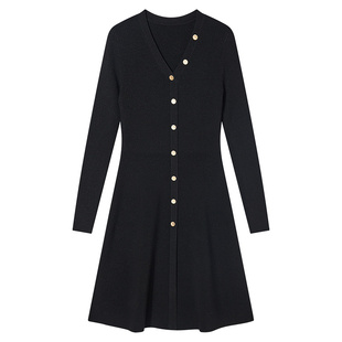 Goodland美地【博主同款】2024秋季新款黑色V领羊毛针织连衣裙