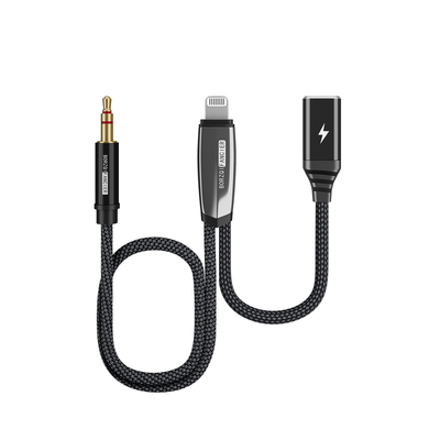 苏奔麦克风连接线边充边用