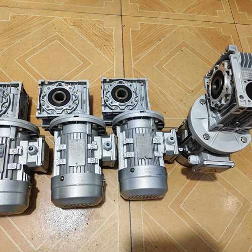 配件0.37kw蜗杆减速机，50型，1:20，功能正常，成色为实议价
