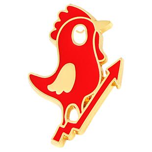 海洛迪红色公鸡胸针基金上涨谐音梗饰品金属徽章原创生日礼物男