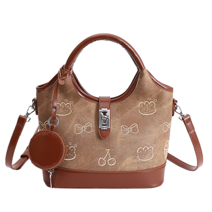 2026巨好看的包包轻奢小众高级感超火小众不撞款独特手提斜挎包潮