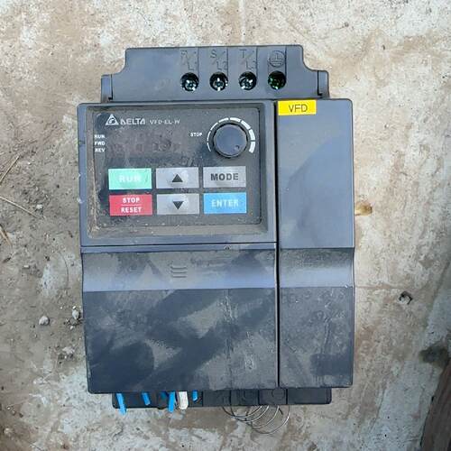 咨询后拍台达变频器：MODEL-VFD040EL43W，4.0KW