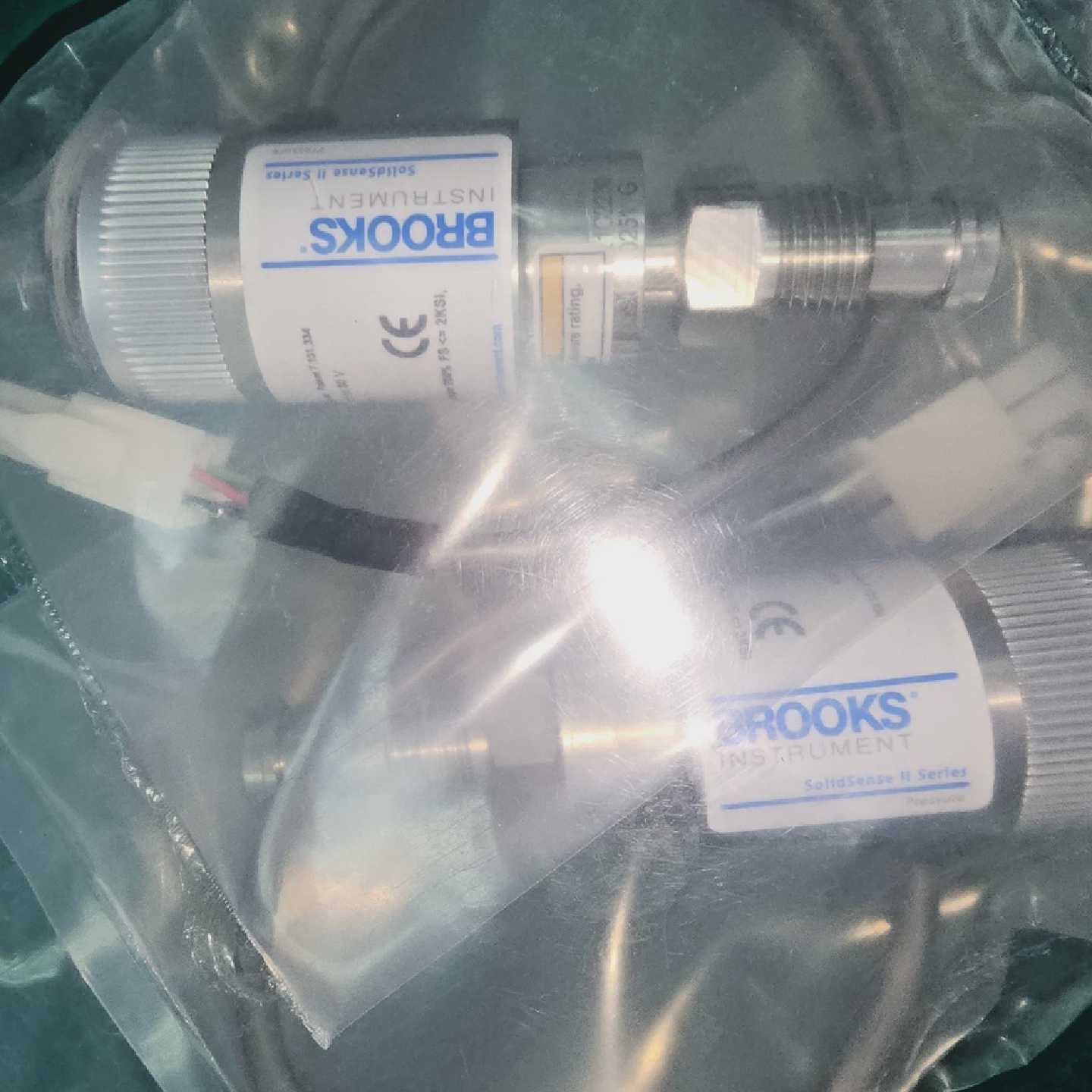 Lot of 2 Brooks GIDX2C7RSML Solidsense II Series Flow meter,
