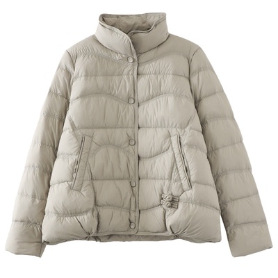 90白鸭绒轻薄羽绒服女短款外套