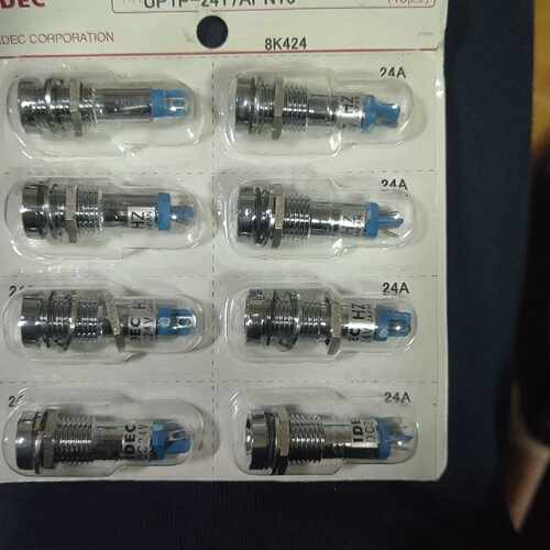 溢价-IDEC和泉UP1P-2417APN10 LED