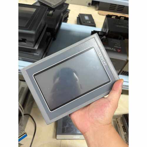 询价触摸屏型号P950，7寸显示屏，输入电压DC24V