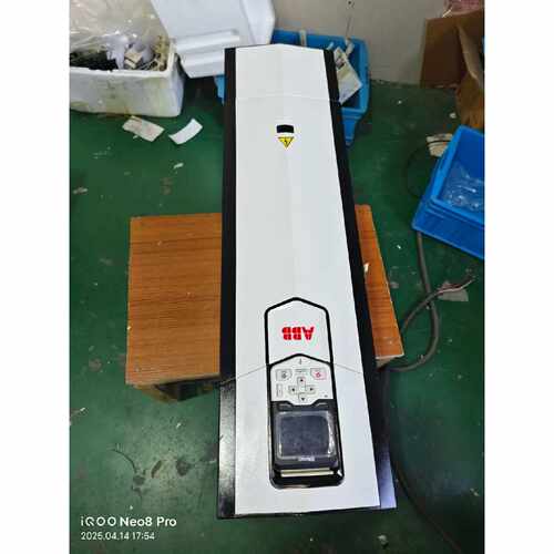 变频器ACS880-01-049A-7K454，芬兰