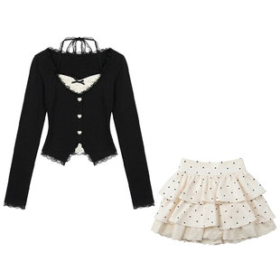 织物猪 恋恋笔记 韩系纯欲穿搭黑色上衣女早春甜美针织修身T恤