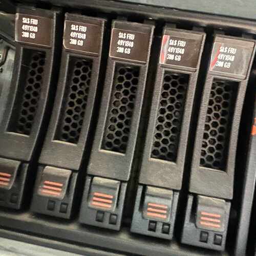 IBM 49Y1840 300G 10K SAS 2.5 存议价