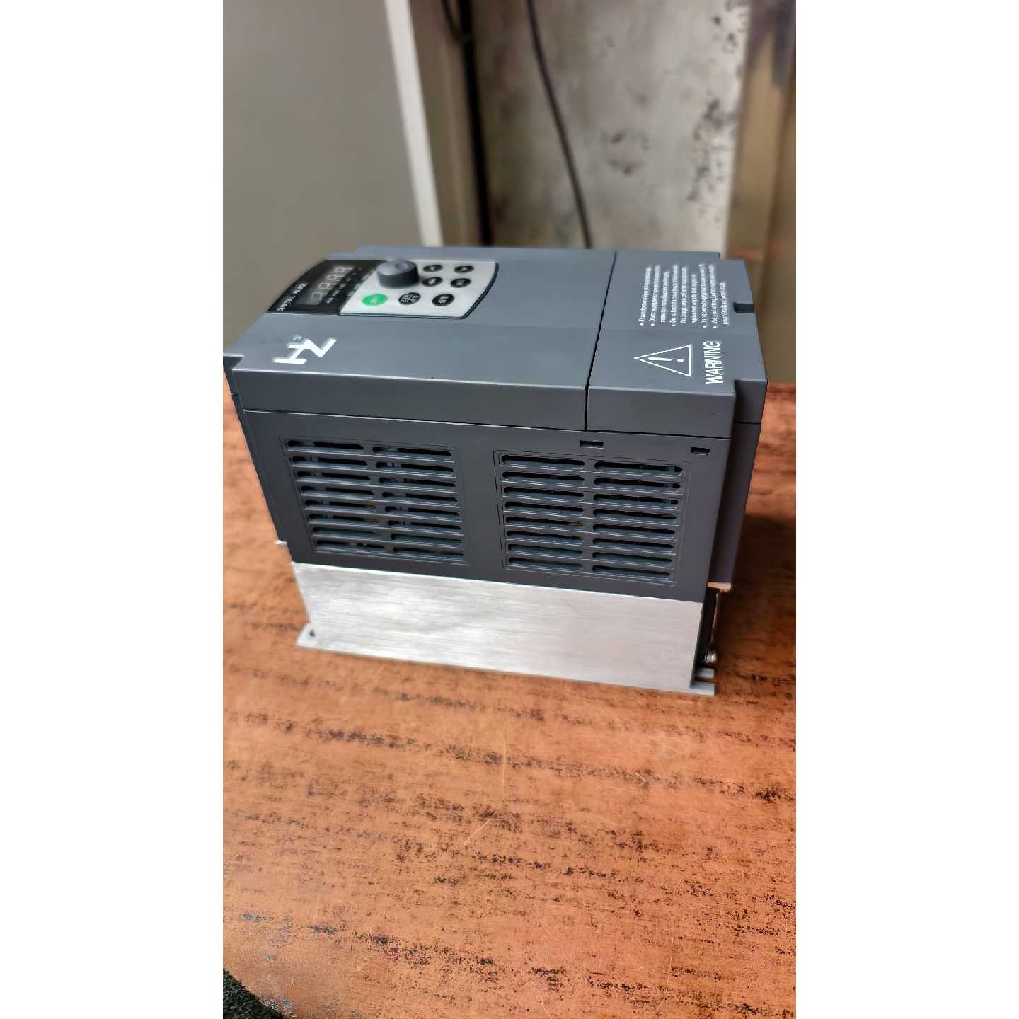 议价拆机红旗泰HZ800A-7R5G/011P-4变频器,7.5