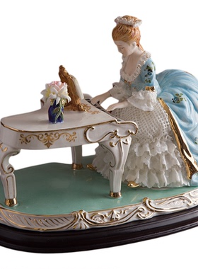 法式弹钢琴蕾丝蓝裙描金瓷偶