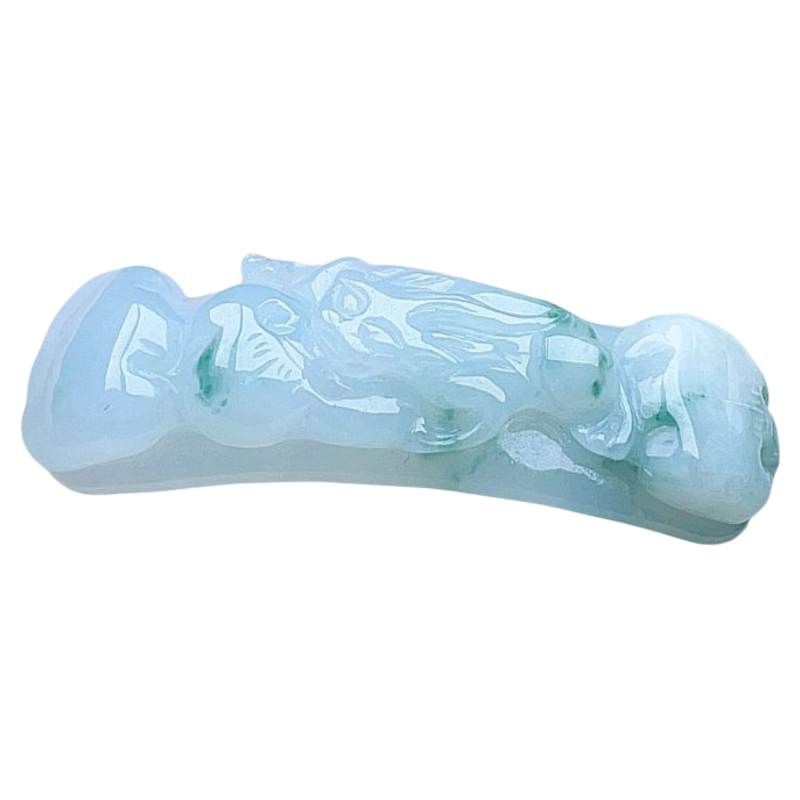 天然翡翠三脚蟾手牌乳白淡绿飘花
