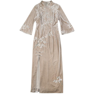 江南范蚀骨旗袍年轻款绣花中国风改良版连衣裙丝绒旗袍中长款春秋