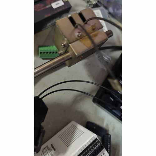 非标价合熠颜色传感器ebc21带头和支架议价