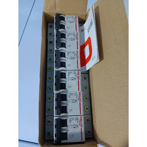 溢价-DZ4763C162P有一盒6个