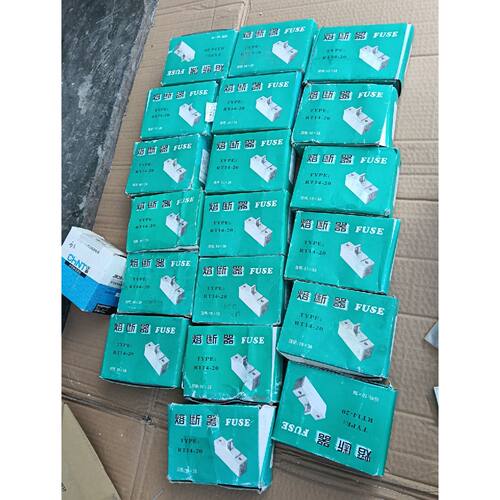 【请询价】RT1420熔断器1038规格380V10A