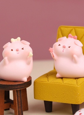 新款爱呦猪宝桌面情人节摆件儿童装饰品生日礼物摆件小可爱汽车