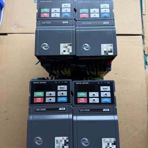 询价-ZVDL变频器DF900-S0015T2B ，功率220V