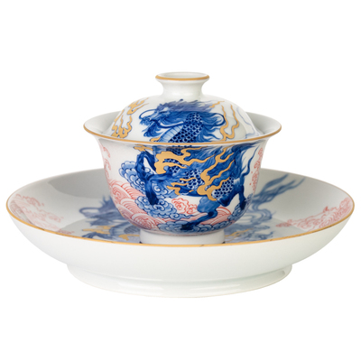 青花釉下红麒麟盖碗青花釉下红