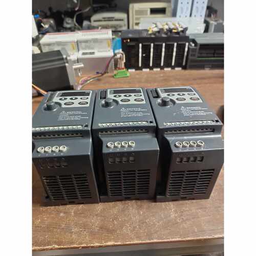 〔议价-可维修〕青岛宇控1.5千瓦变频器380V型号YK100-T4-1R5