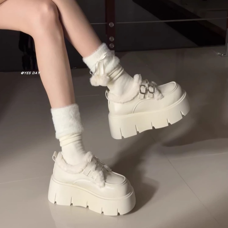 白色英伦风松糕厚底加绒小皮鞋女2025冬季新款时尚百搭圆头毛毛鞋
