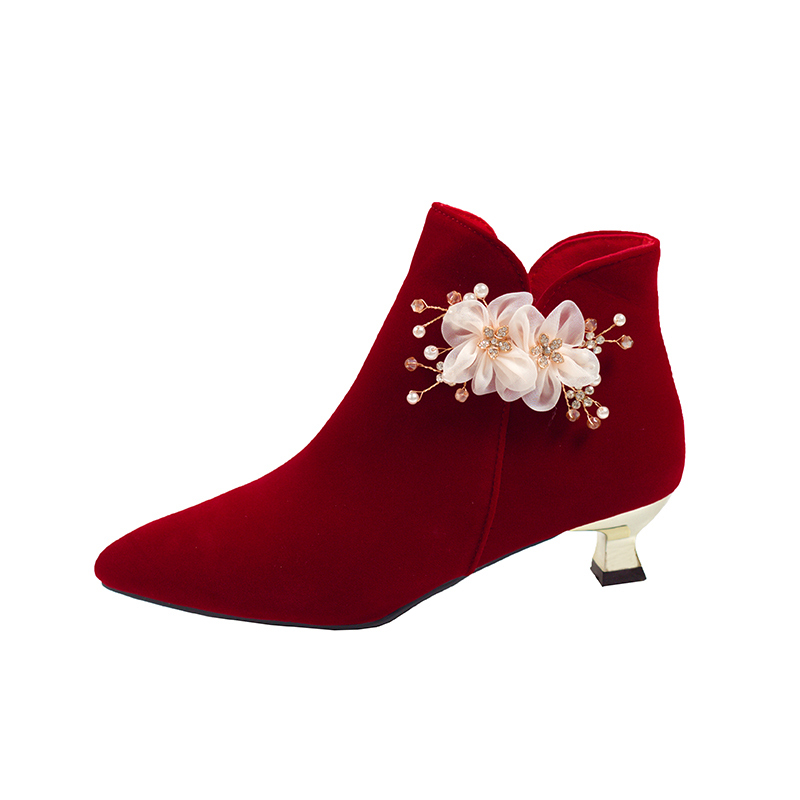 红色新娘婚鞋女冬季珍珠花朵装饰粗跟短靴结婚不累脚绝美高跟鞋