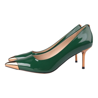 莱尔斯丹牛漆皮金属扣尖头单鞋绿