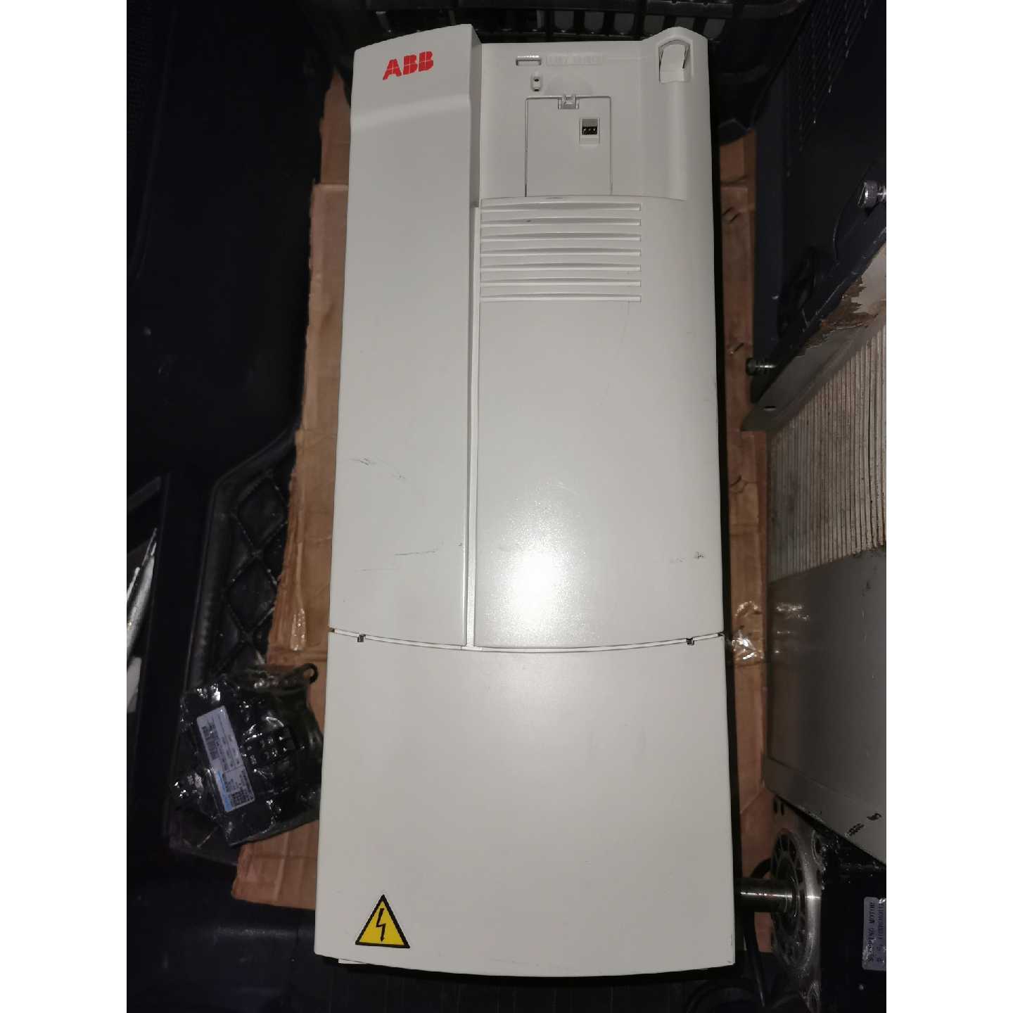 非标价ABB400变频器15Kw修理