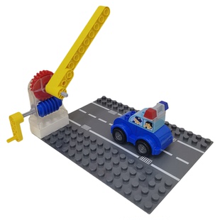 大颗粒积木儿童停车场栏杆玩具道闸杆红绿灯起落升降杆收费站拖车