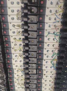 亚德客电磁阀4v210-08.4v210-06.成色新，数量议价