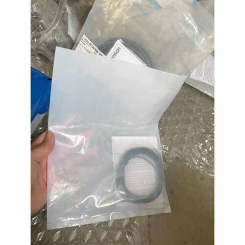 议价欧姆龙传感器E2EC05S01WCC1全新原装正品未