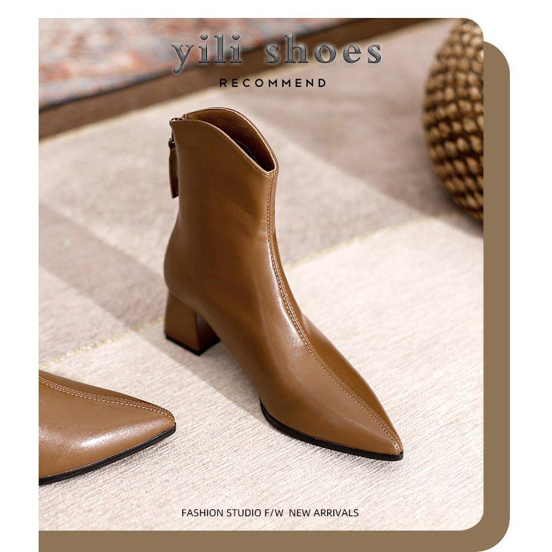 真皮尖头咖棕色粗跟高跟短靴子女法式小裸靴秋冬今年流行加绒女鞋